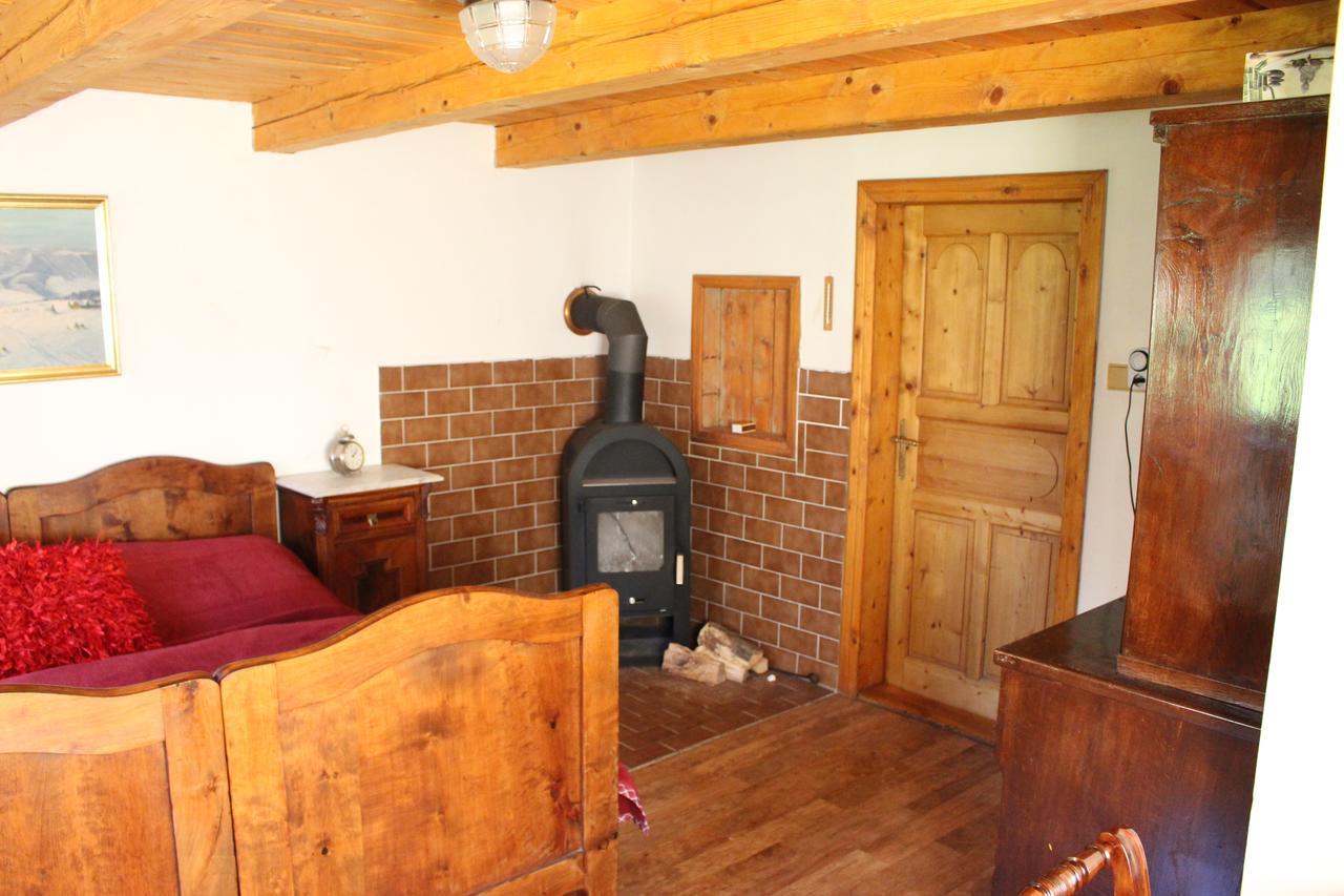 Chalupa Pod Skalou I. Paseky nad Jizerou Luaran gambar